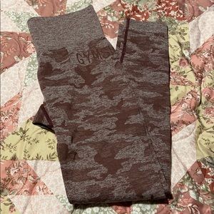 Berry camo leggings